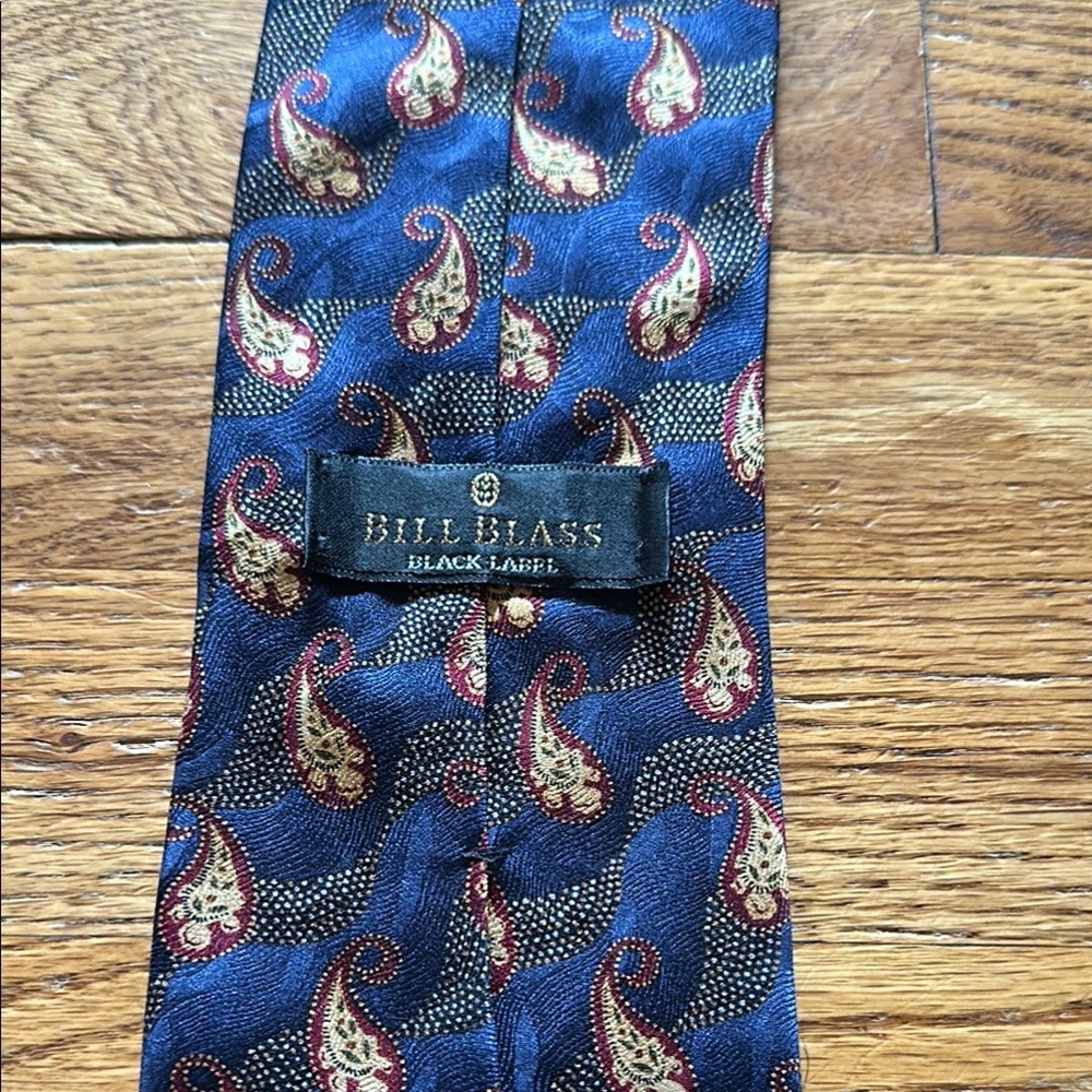 Bill Blass Black Label Paisley Tie - Navy and Gold